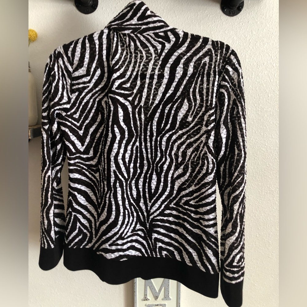 Chico Light Weight Zebra Print Jacket, Size 0. - image 2